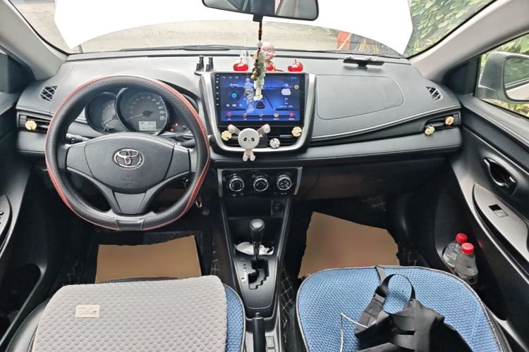 Used Toyota YARiS L Zhi Xiang 2017 1.5E CVT Dynamic Edition Center Console