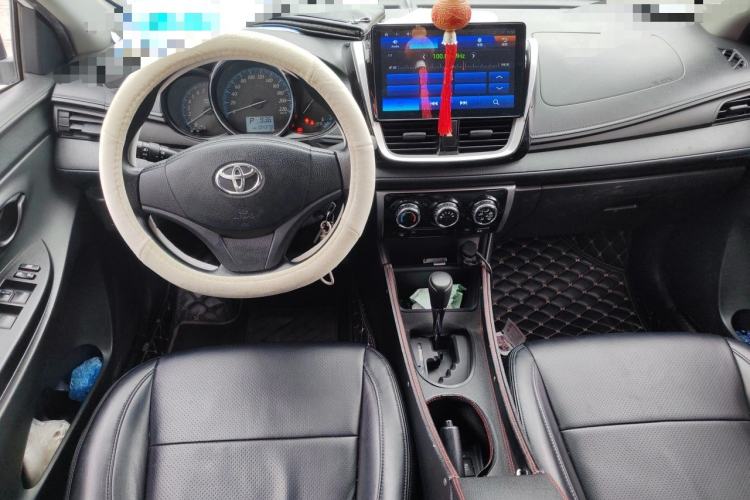 Used Toyota YARiS L Zhi Xiang 2017 1.5E CVT Dynamic Edition Center Console