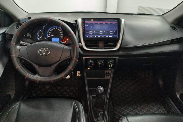 Used Toyota YARiS L Zhi Xiang 2017 1.5E Manual Charm Edition Center Console