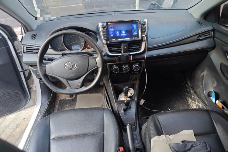 Used Toyota YARiS L Zhi Xiang 2017 1.5E CVT Dynamic Edition Center Console