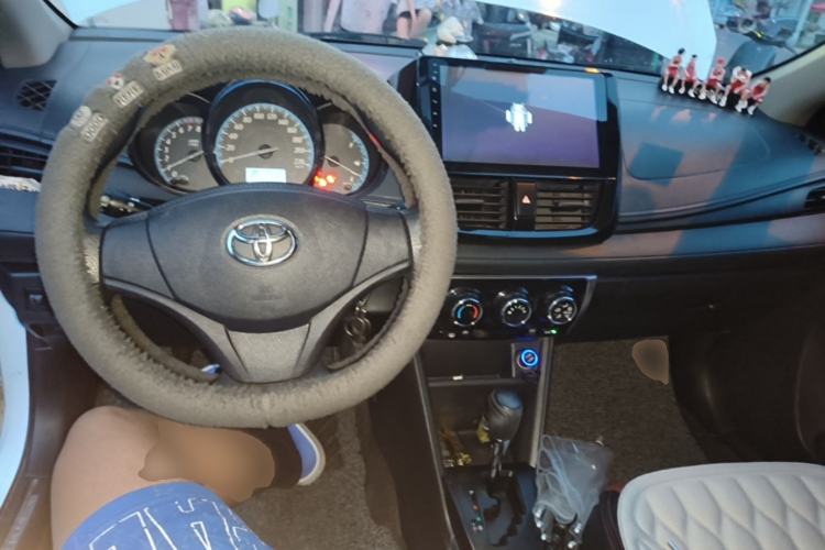 Used Toyota YARiS L Zhi Xiang 2017 1.5E CVT Dynamic Edition Center Console