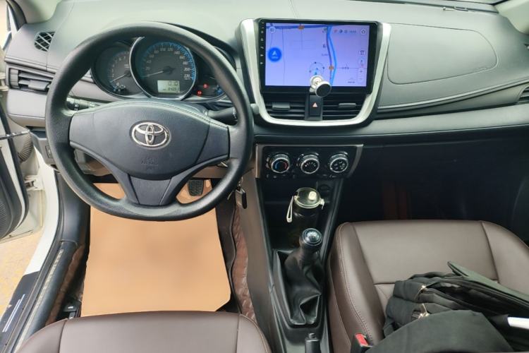 Used Toyota YARiS L Zhi Xiang 2017 1.5E Manual Charm Edition Center Console