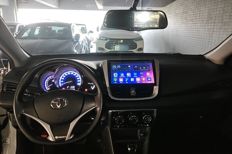 Used Toyota YARiS L Zhi Xiang 2017 1.5G CVT Xuan Dong Skyroof Edition Center Console