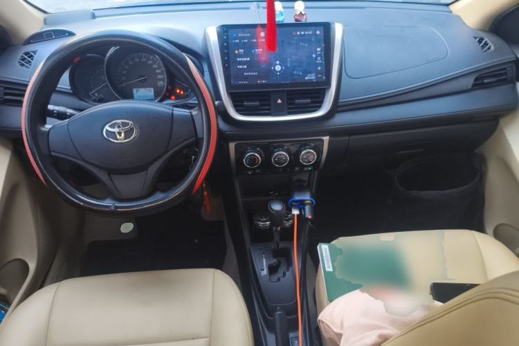 Used Toyota YARiS L Zhi Xiang 2017 1.5E CVT Dynamic Edition Center Console
