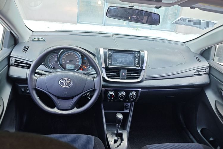 Used Toyota YARiS L Zhi Xiang 2017 1.5E CVT Dynamic Edition Center Console