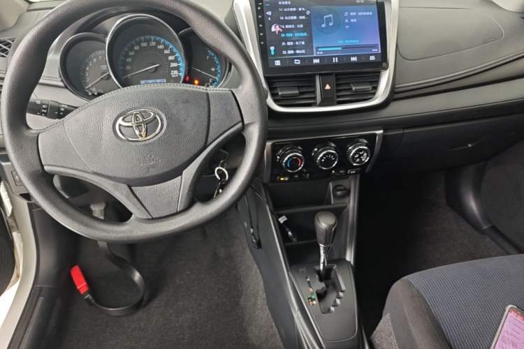 Used Toyota YARiS L Zhi Xiang 2017 1.5E CVT Dynamic Edition Center Console