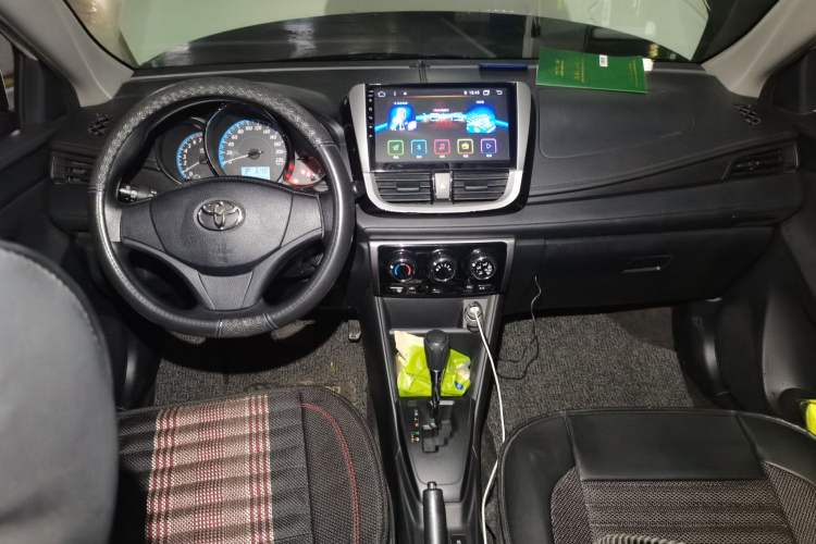 Used Toyota YARiS L Zhi Xiang 2017 1.5E CVT Dynamic Edition Center Console