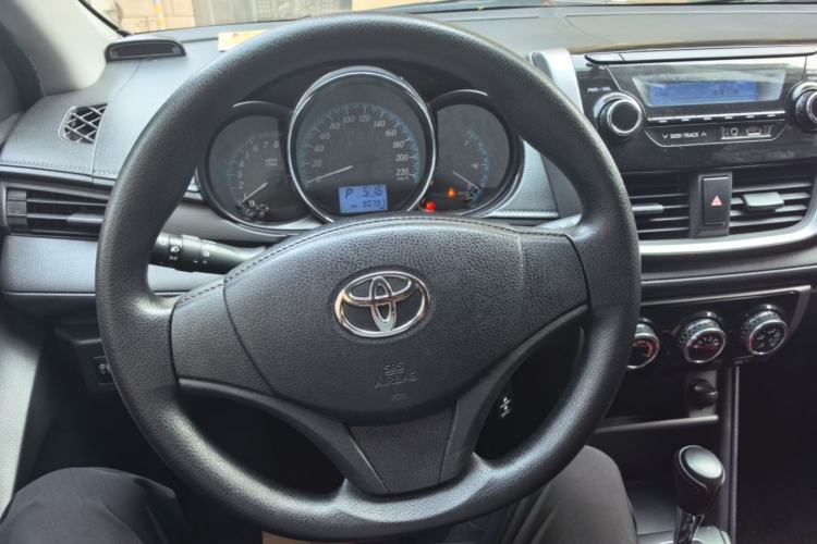 Used Toyota YARiS L Zhi Xiang 2017 1.5E CVT Dynamic Edition Center Console
