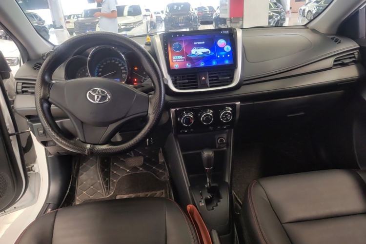 Used Toyota YARiS L Zhi Xiang 2017 1.5E CVT Dynamic Edition Center Console