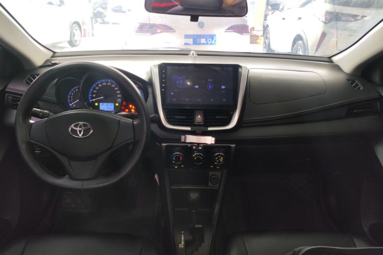 Used Toyota YARiS L Zhi Xiang 2017 1.5E CVT Dynamic Edition Center Console