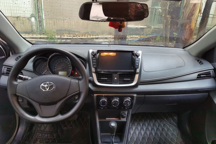 Used Toyota YARiS L Zhi Xiang 2017 1.5E CVT Dynamic Edition Center Console