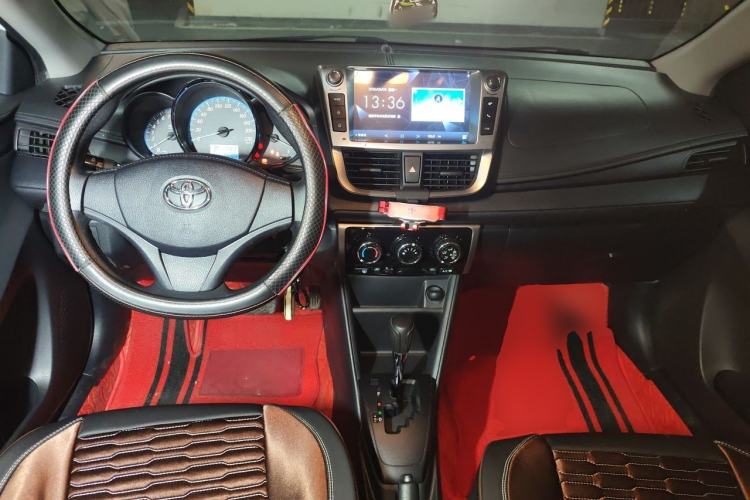 Used Toyota YARiS L Zhi Xiang 2017 1.5E CVT Dynamic Edition Center Console