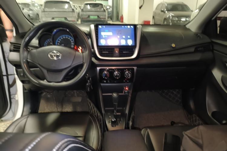 Used Toyota YARiS L Zhi Xiang 2017 1.5E CVT Dynamic Edition Center Console