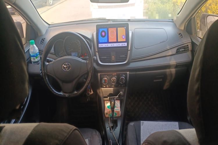 Used Toyota YARiS L Zhi Xiang 2017 1.5E CVT Dynamic Edition Center Console