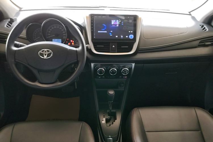 Used Toyota YARiS L Zhi Xiang 2017 1.5E CVT Dynamic Edition Center Console