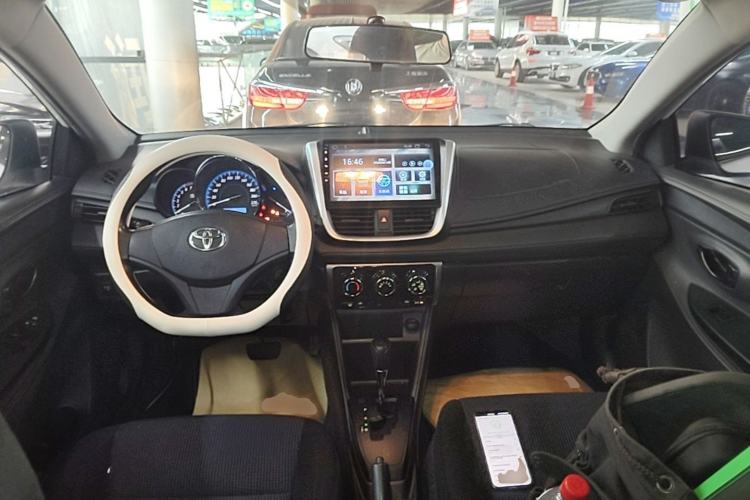 Used Toyota YARiS L Zhi Xiang 2017 1.5E CVT Dynamic Edition Center Console