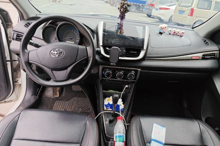 Used Toyota YARiS L Zhi Xiang 2017 1.5E CVT Dynamic Edition Center Console