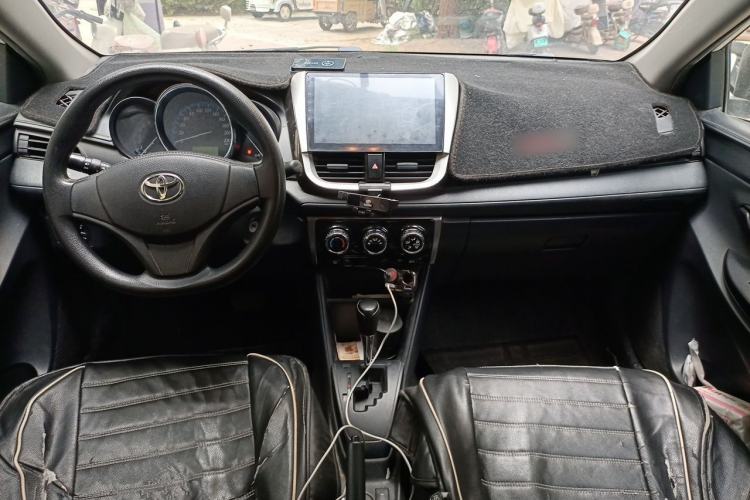 Used Toyota YARiS L Zhi Xiang 2017 1.5E CVT Dynamic Edition Center Console