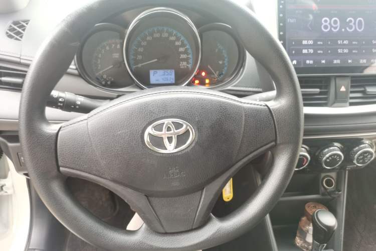 Used Toyota YARiS L Zhi Xiang 2017 1.5E CVT Dynamic Edition Center Console