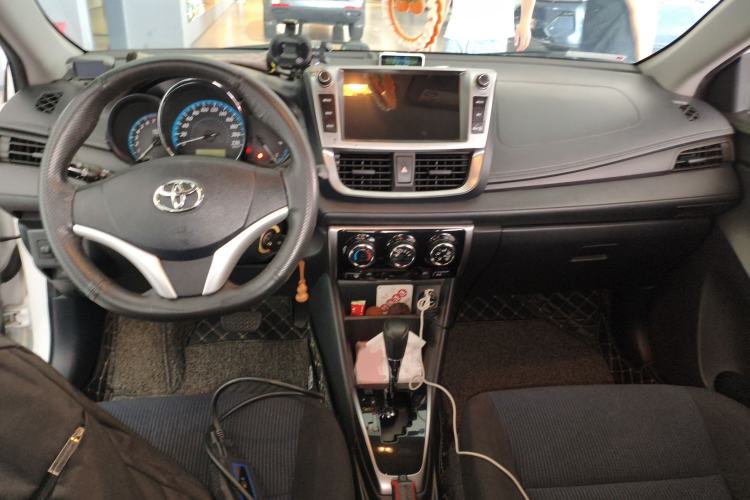 Used Toyota YARiS L Zhi Xiang 2017 1.5E CVT Dynamic Edition Center Console