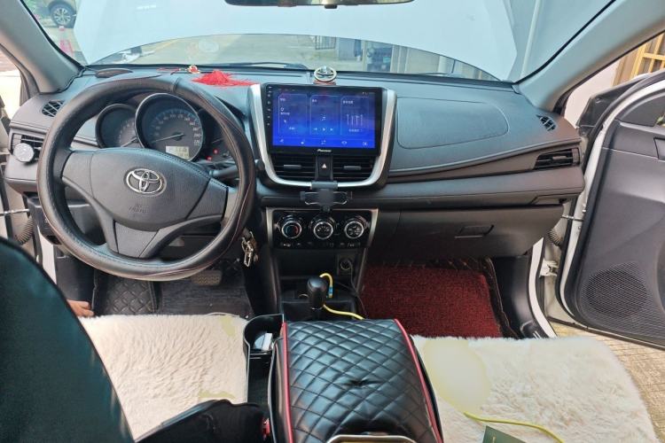 Used Toyota YARiS L Zhi Xiang 2017 1.5E CVT Dynamic Edition Center Console