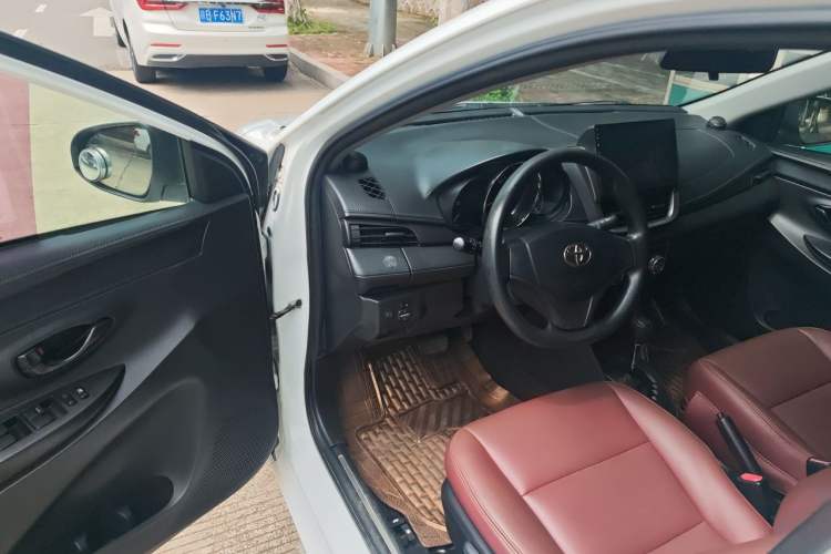 Used Toyota YARiS L Zhi Xiang 2017 1.5E CVT Dynamic Edition Driver Seat