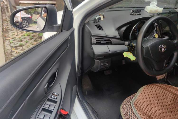 Used Toyota YARiS L Zhi Xiang 2017 1.5E CVT Dynamic Edition Driver Seat