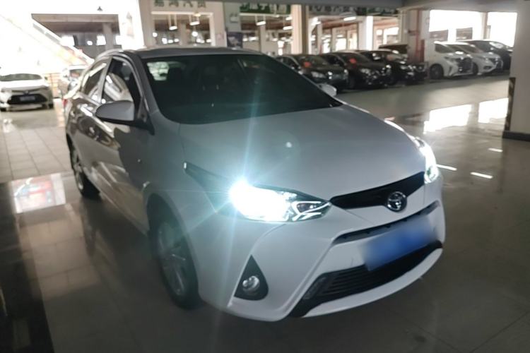 Used Toyota YARiS L Zhi Xiang 2017 1.5G CVT Xuan Dong Skyroof Edition Front Right 45 Deg