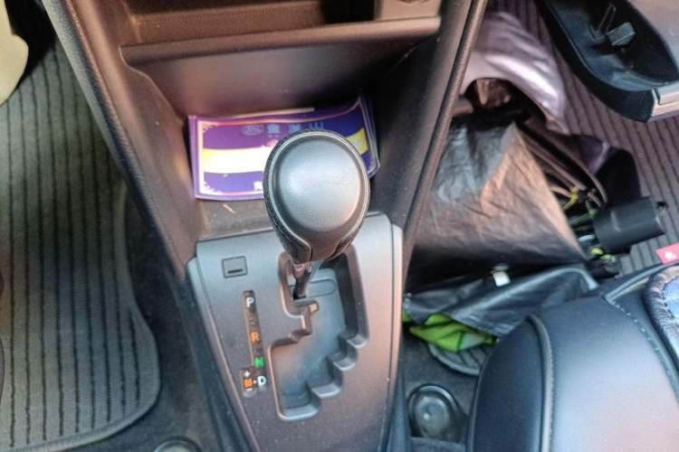 Used Toyota YARiS L Zhi Xiang 2017 1.5E CVT Dynamic Edition Gear Lever