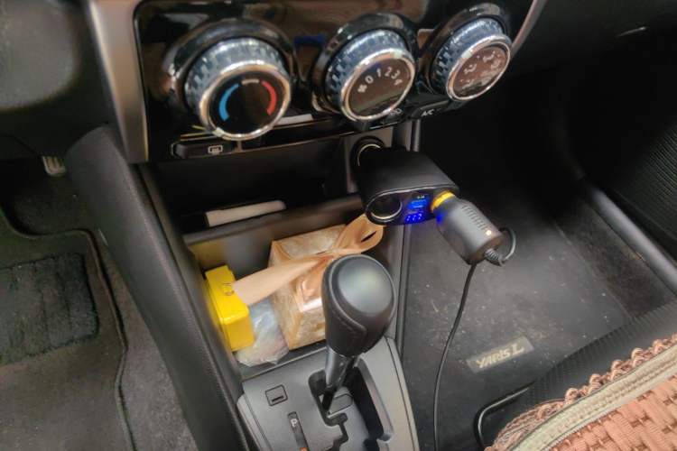 Used Toyota YARiS L Zhi Xiang 2017 1.5E CVT Dynamic Edition Gear Lever