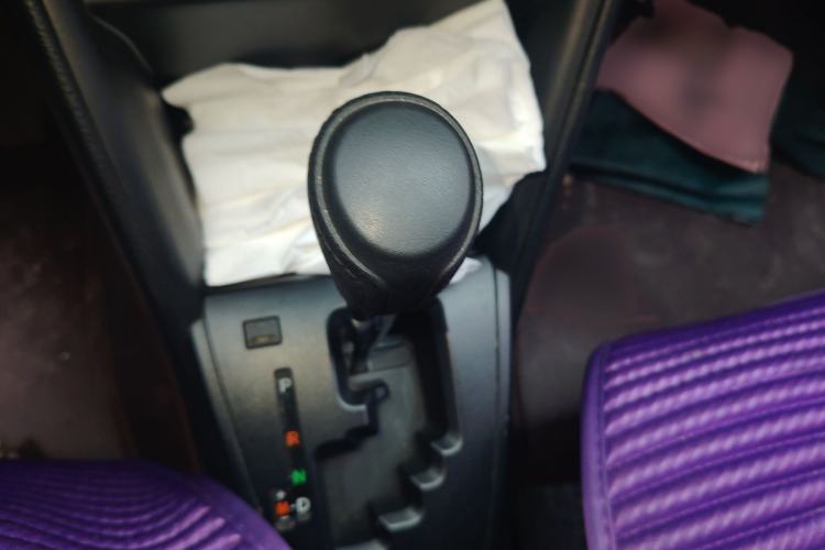 Used Toyota YARiS L Zhi Xiang 2017 1.5E CVT Dynamic Edition Gear Lever