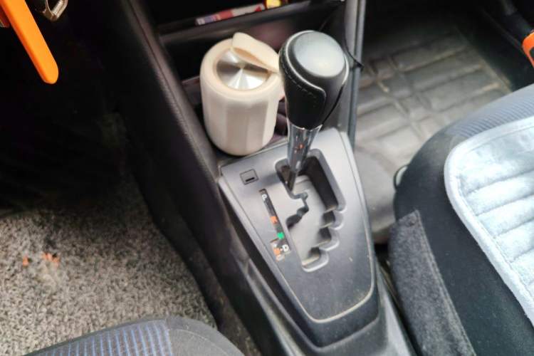 Used Toyota YARiS L Zhi Xiang 2017 1.5E CVT Dynamic Edition Gear Lever