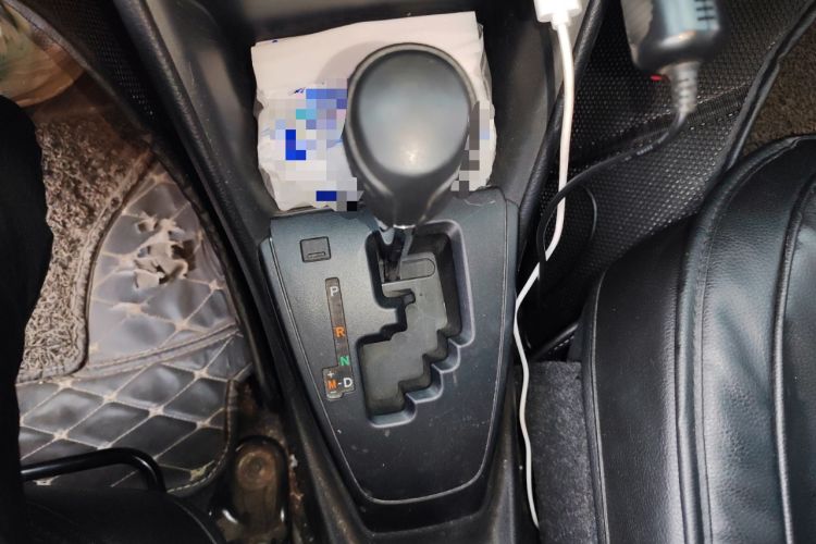 Used Toyota YARiS L Zhi Xiang 2017 1.5E CVT Dynamic Edition Gear Lever