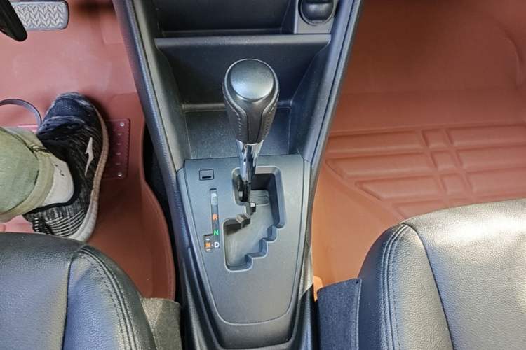 Used Toyota YARiS L Zhi Xiang 2017 1.5E CVT Dynamic Edition Gear Lever