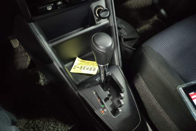 Used Toyota YARiS L Zhi Xiang 2017 1.5E CVT Dynamic Edition Gear Lever