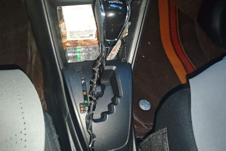 Used Toyota YARiS L Zhi Xiang 2017 1.5E CVT Dynamic Edition Gear Lever