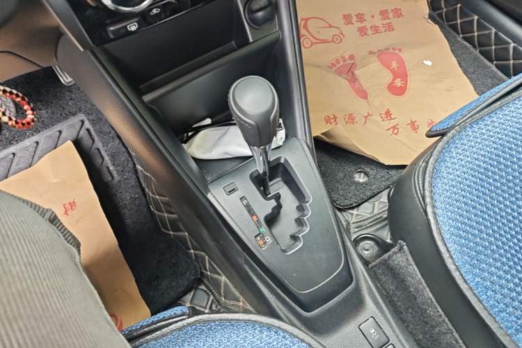 Used Toyota YARiS L Zhi Xiang 2017 1.5E CVT Dynamic Edition Gear Lever
