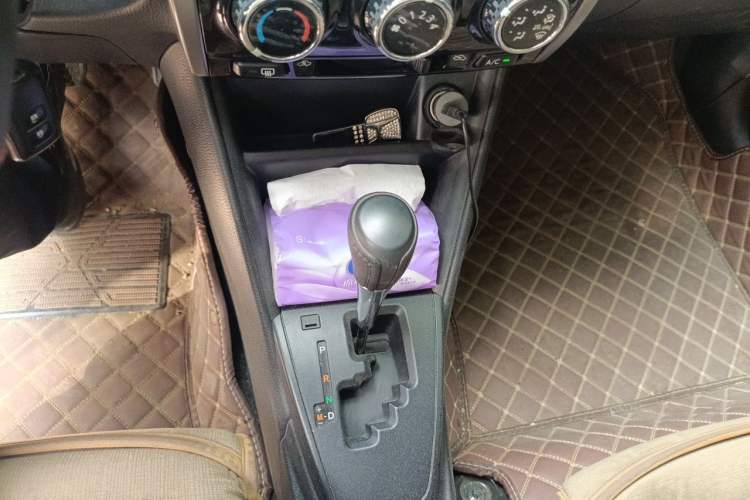 Used Toyota YARiS L Zhi Xiang 2017 1.5E CVT Dynamic Edition Gear Lever