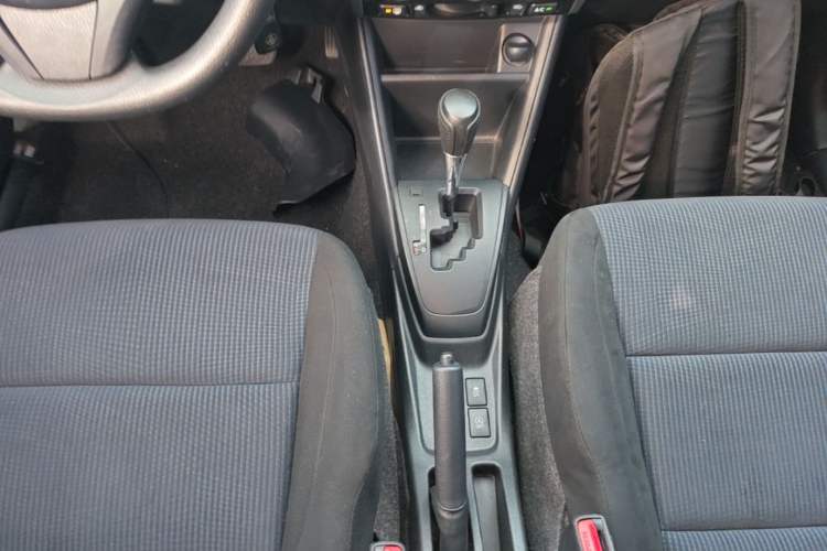 Used Toyota YARiS L Zhi Xiang 2017 1.5E CVT Dynamic Edition Gear Lever