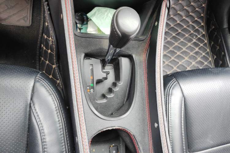 Used Toyota YARiS L Zhi Xiang 2017 1.5E CVT Dynamic Edition Gear Lever
