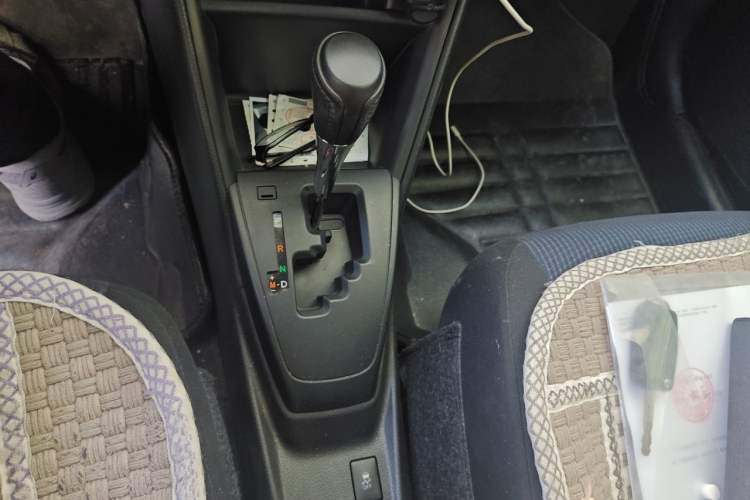 Used Toyota YARiS L Zhi Xiang 2017 1.5E CVT Dynamic Edition Gear Lever