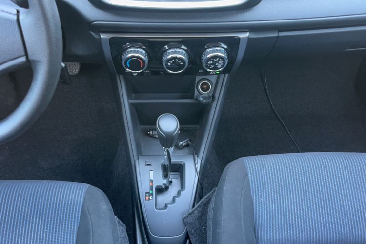 Used Toyota YARiS L Zhi Xiang 2017 1.5E CVT Dynamic Edition Gear Lever
