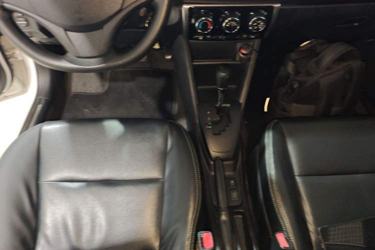 Used Toyota YARiS L Zhi Xiang 2017 1.5E CVT Dynamic Edition Gear Lever