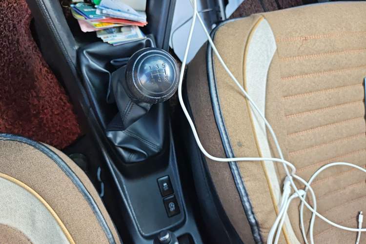 Used Toyota YARiS L Zhi Xiang 2017 1.5E Manual Charm Edition Gear Lever