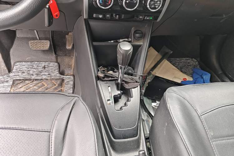 Used Toyota YARiS L Zhi Xiang 2017 1.5E CVT Dynamic Edition Gear Lever