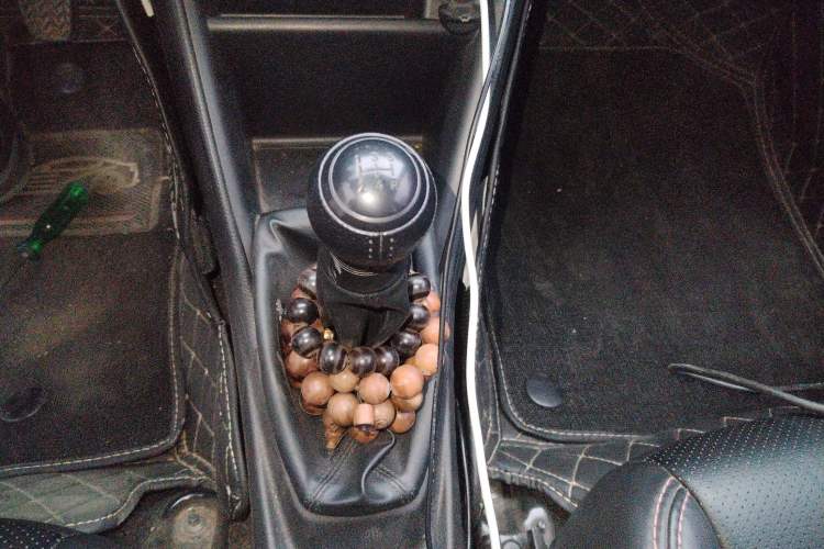 Used Toyota YARiS L Zhi Xiang 2017 1.3E Manual Charm Edition Gear Lever