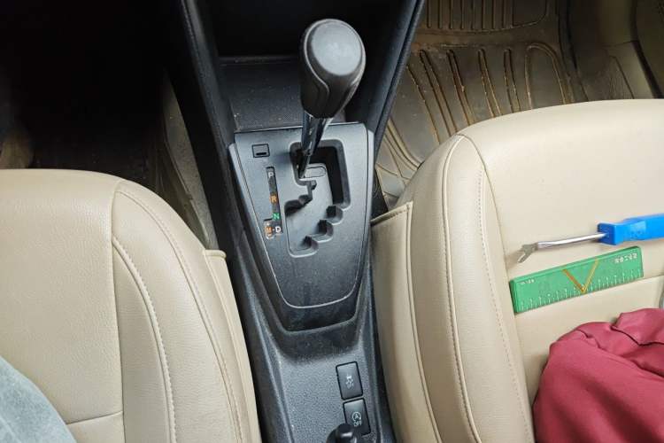 Used Toyota YARiS L Zhi Xiang 2017 1.5E CVT Dynamic Edition Gear Lever