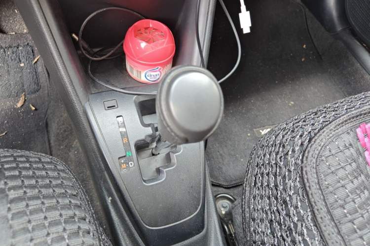 Used Toyota YARiS L Zhi Xiang 2017 1.5E CVT Dynamic Edition Gear Lever
