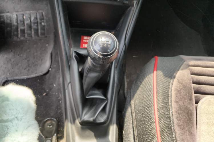 Used Toyota YARiS L Zhi Xiang 2017 1.3L Manual Dynamic Edition Gear Lever