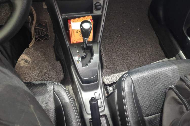 Used Toyota YARiS L Zhi Xiang 2017 1.5E CVT Dynamic Edition Gear Lever